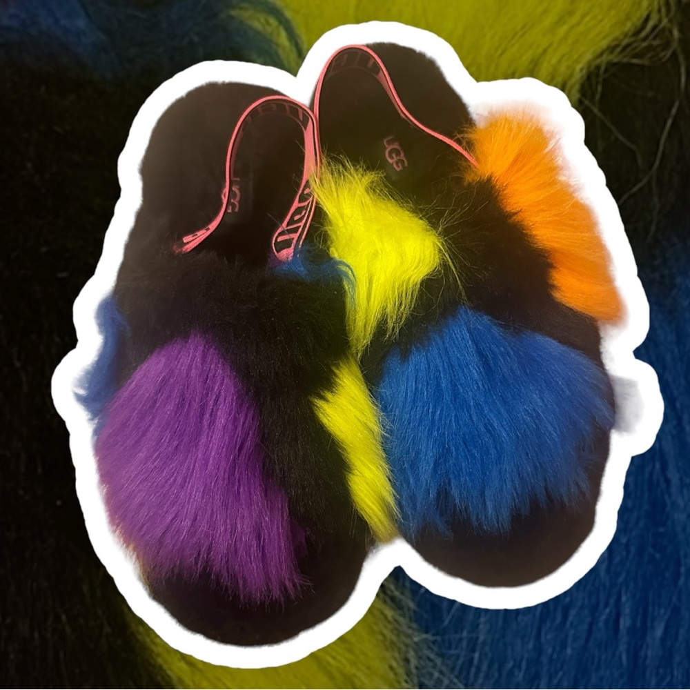 UGG ✨ tie dye slippers